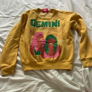 [midnight rider] Yellow Crew Neck Gemini Sweatshirt